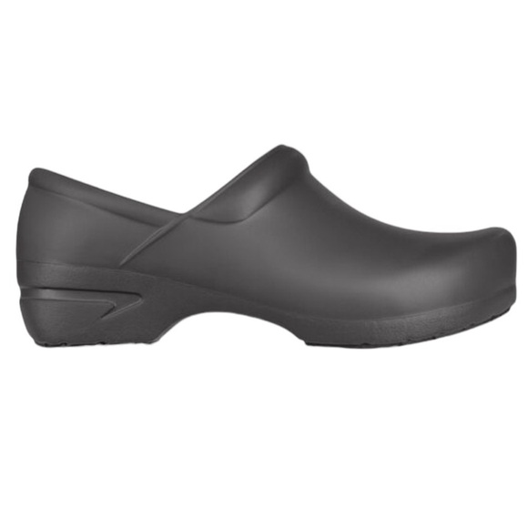 Anywear Black EVA Slip Resistant Nursing Clogs - Picture 1 of 9
